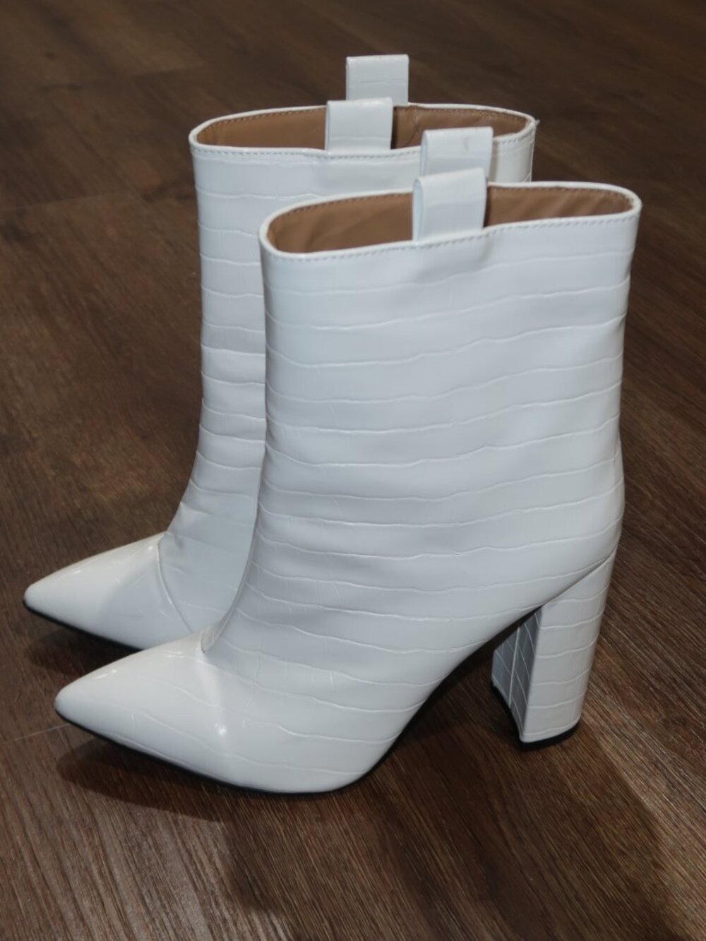 Womens Altar'd State White Croc-Embossed Pointed Toe Block Heel Ankle Boot 7.5